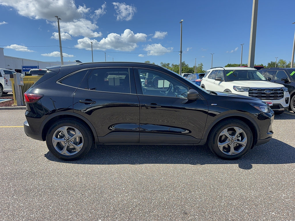 Certified 2025 Ford Escape ST-Line FWD image 5