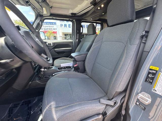 Used 2025 Jeep Gladiator Sport AWD/4WD image 14