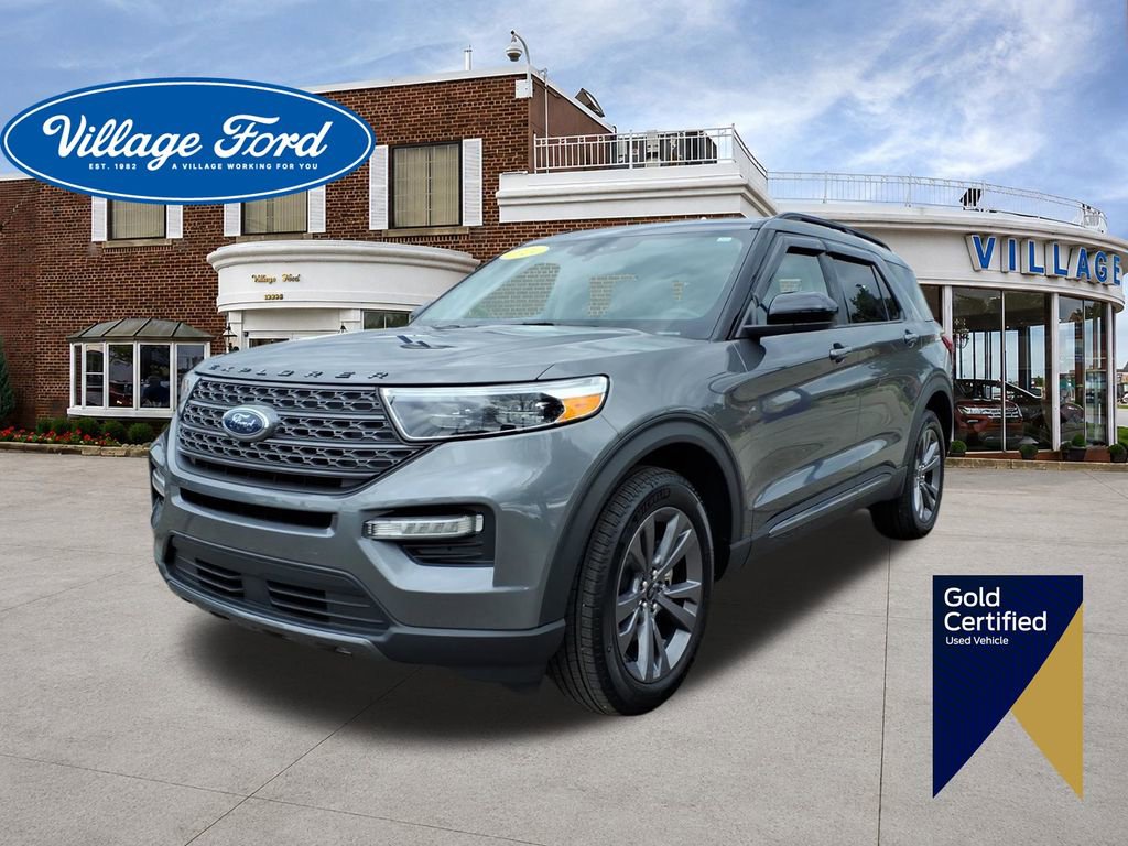 Certified 2024 Ford Explorer XLT w/ Equipment Group 202A AWD/4WD image 1