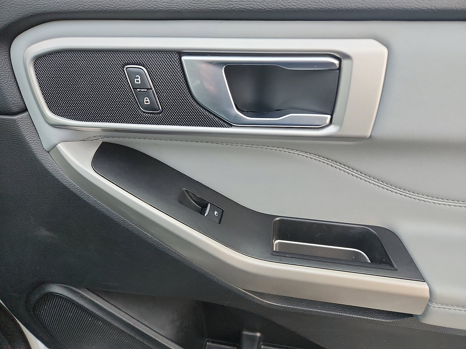 Certified 2023 Ford Explorer XLT w/ Equipment Group 202A image 37