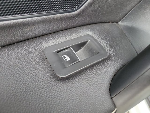 Used 2022 Volkswagen Tiguan SE R-Line AWD/4WD image 19