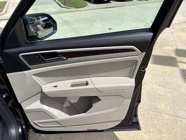 Used 2023 Volkswagen Atlas SE w/ Panoramic Sunroof Package image 17