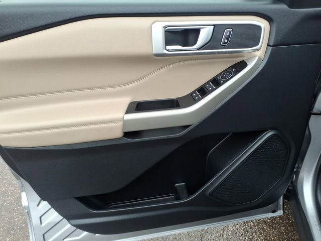 Certified 2022 Ford Explorer XLT w/ Equipment Group 202A image 15
