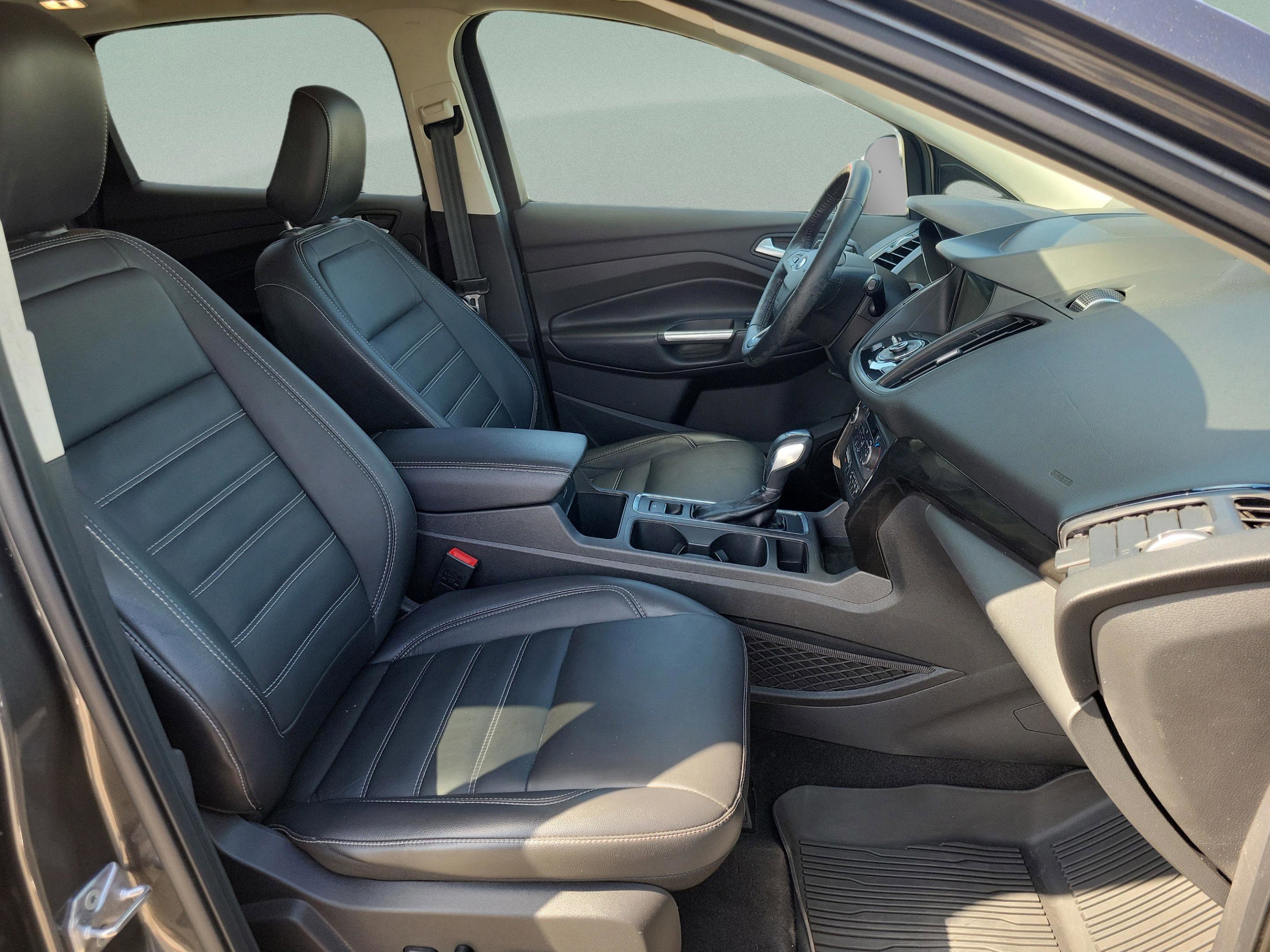 Certified 2019 Ford Escape Titanium image 31