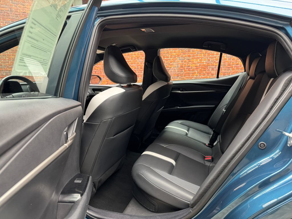 Used 2025 Toyota Camry SE FWD image 24