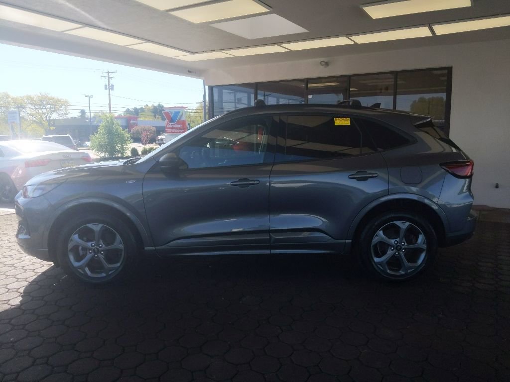 Certified 2023 Ford Escape ST-Line w/ Tech Pack #1 AWD/4WD image 10