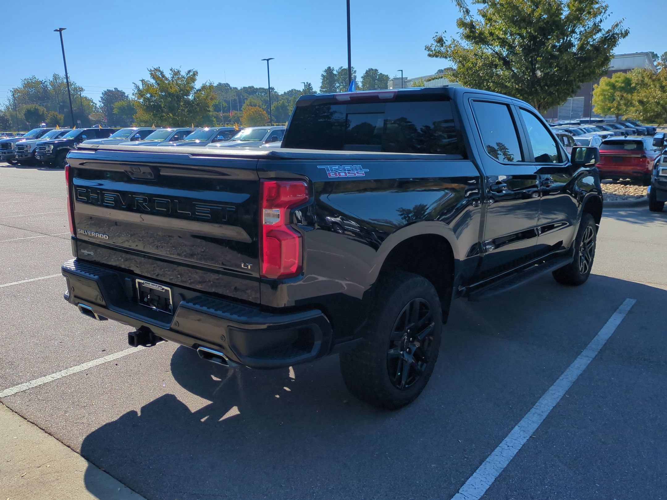 Used 2024 Chevrolet Silverado 1500 LT Trail Boss w/ Convenience Package II AWD/4WD image 4