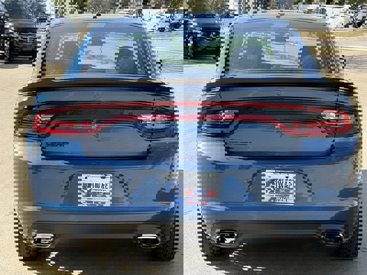 Used 2022 Dodge Charger SXT w/ Blacktop Package image 5