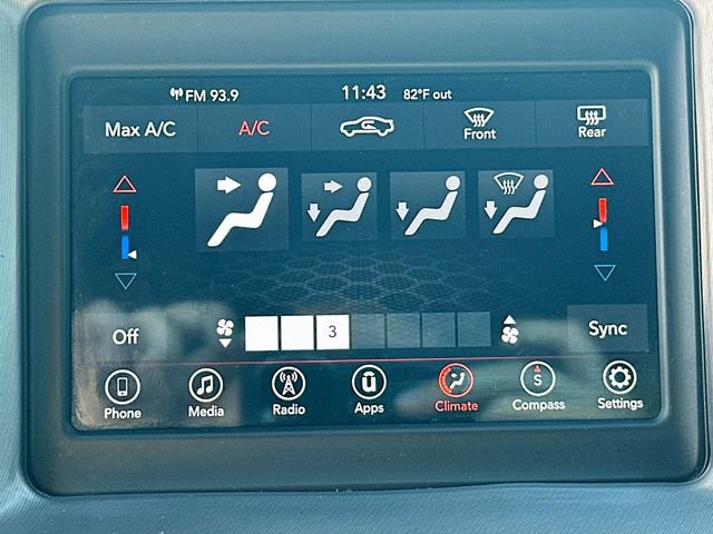 Used 2019 Dodge Charger SXT image 22