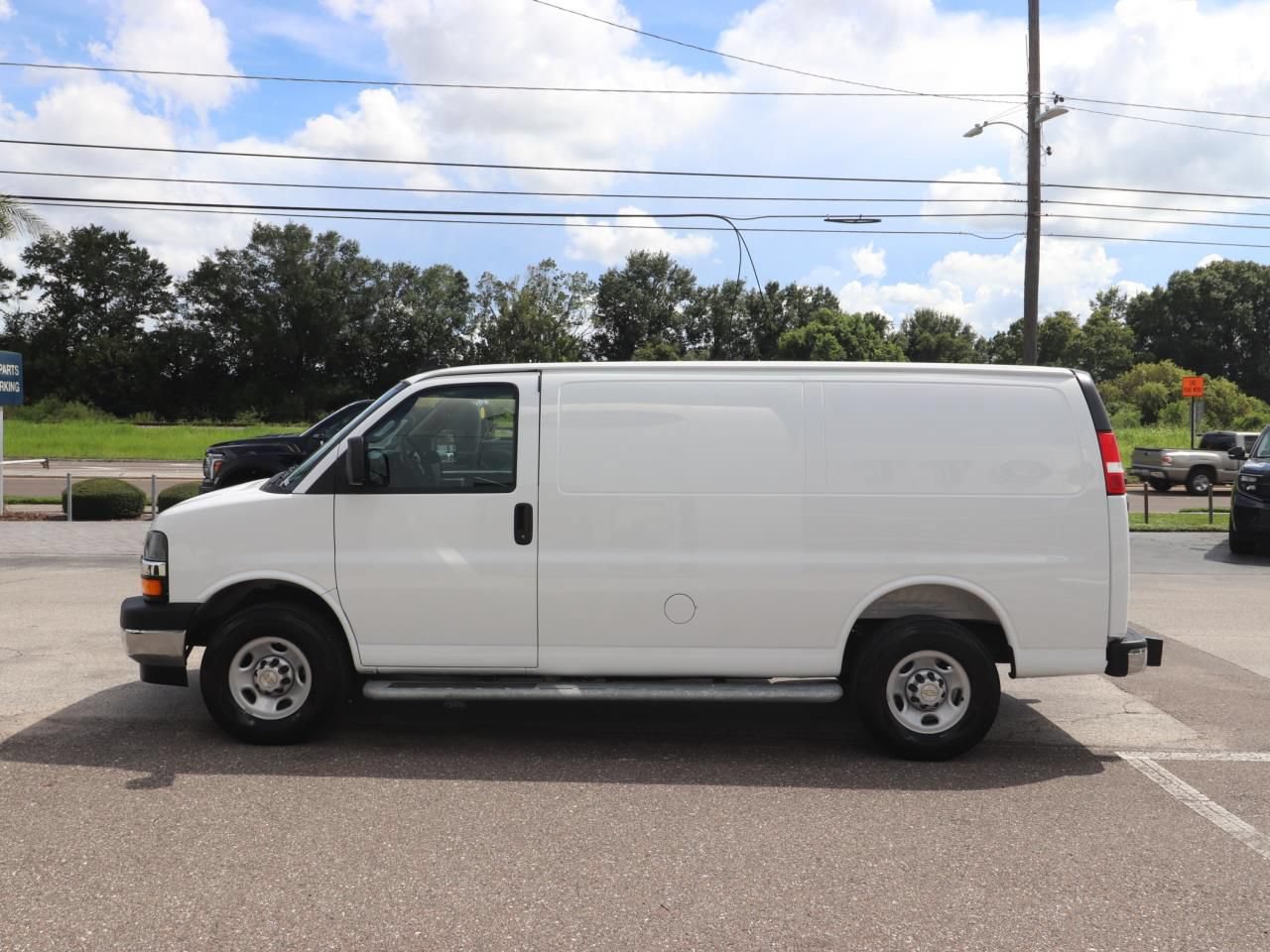 Used 2025 Chevrolet Express 2500 w/ Driver Convenience Package RWD image 8