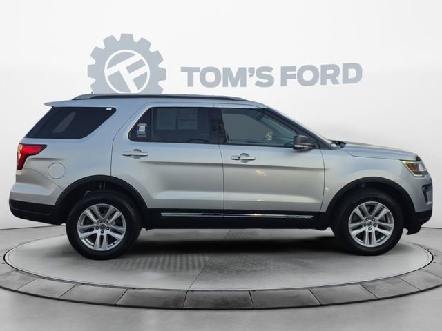 Certified 2019 Ford Explorer XLT w/ Equipment Group 202A AWD/4WD image 8
