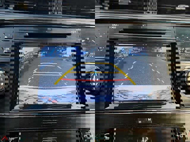 Used 2018 Toyota Avalon Limited image 30