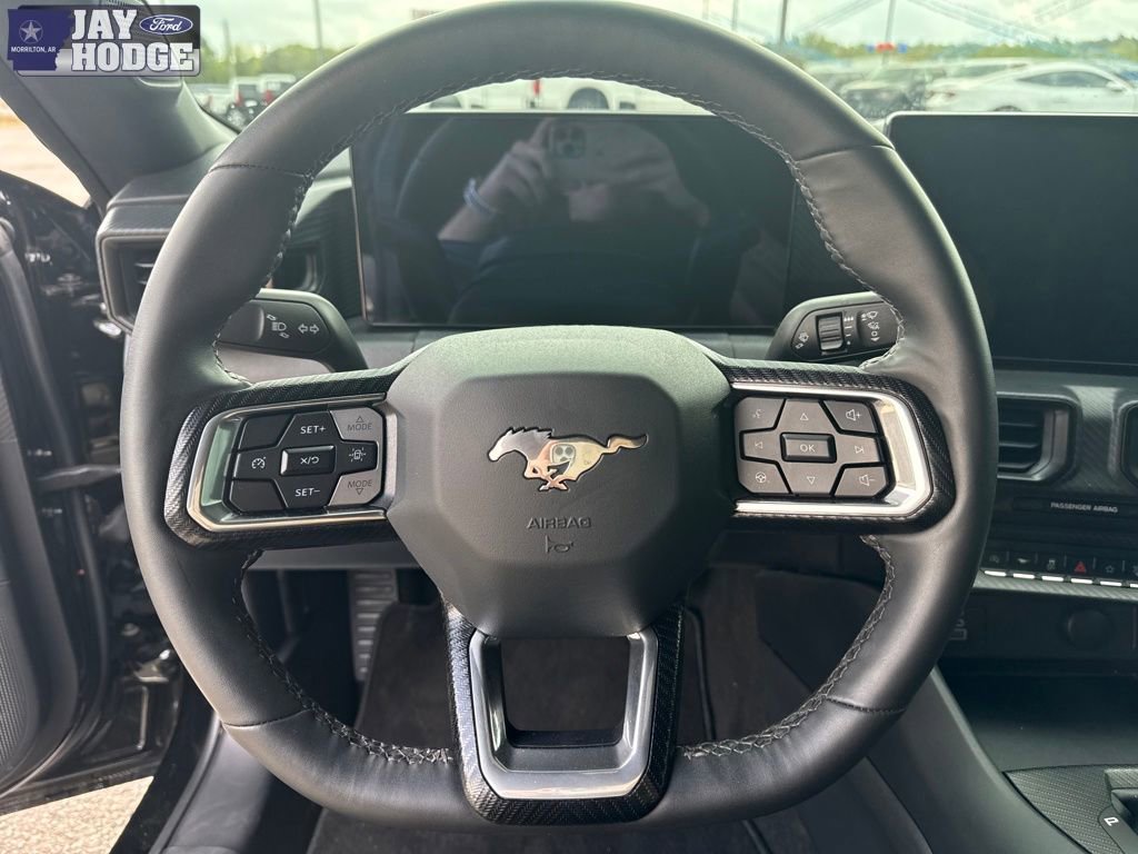 Certified 2025 Ford Mustang Coupe RWD image 16