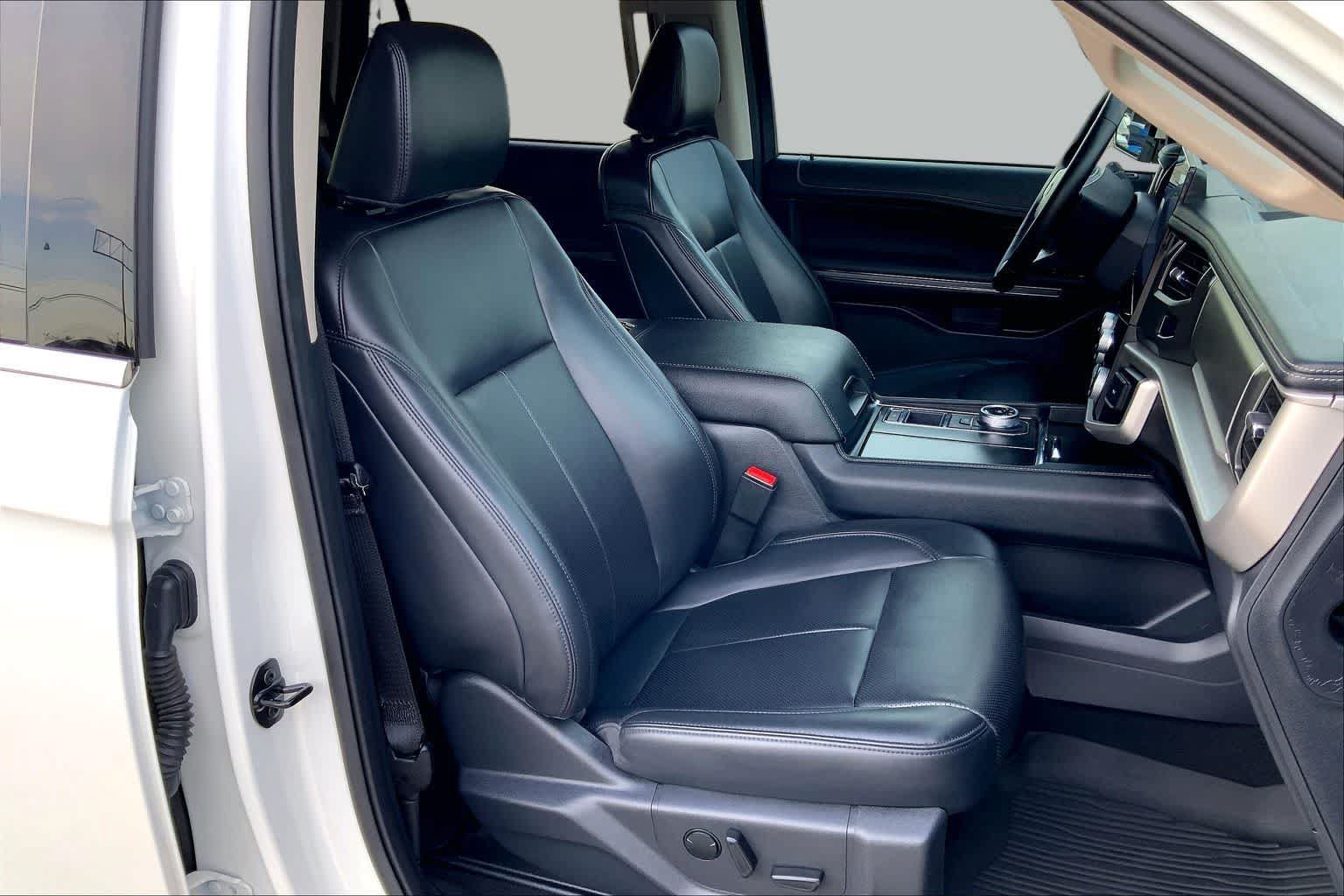 Certified 2024 Ford Expedition XLT RWD image 9