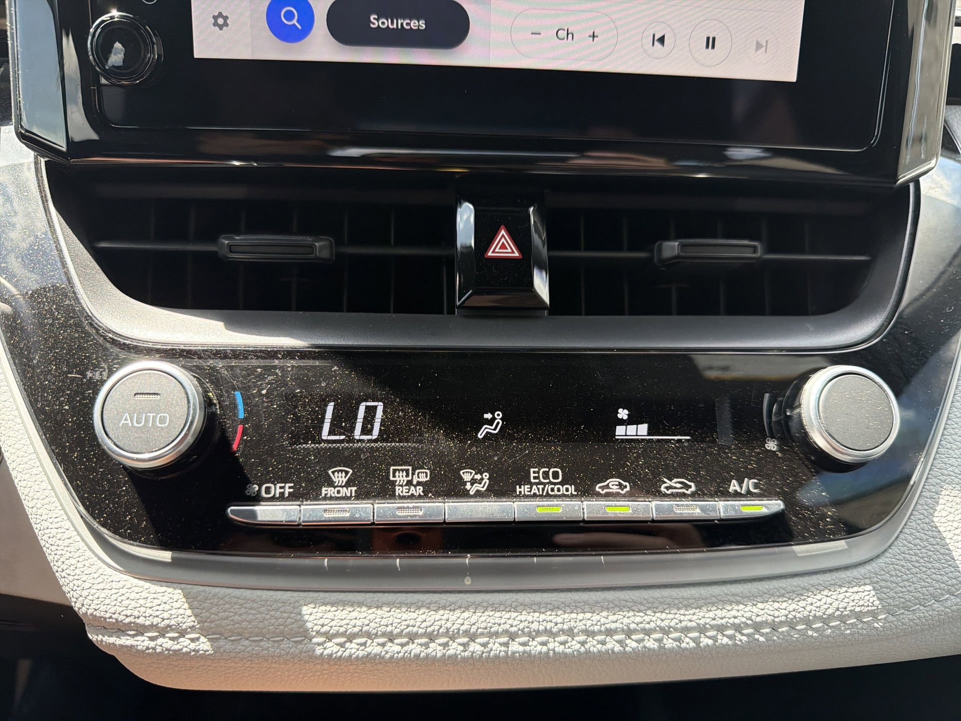 Used 2024 Toyota Corolla SE image 16