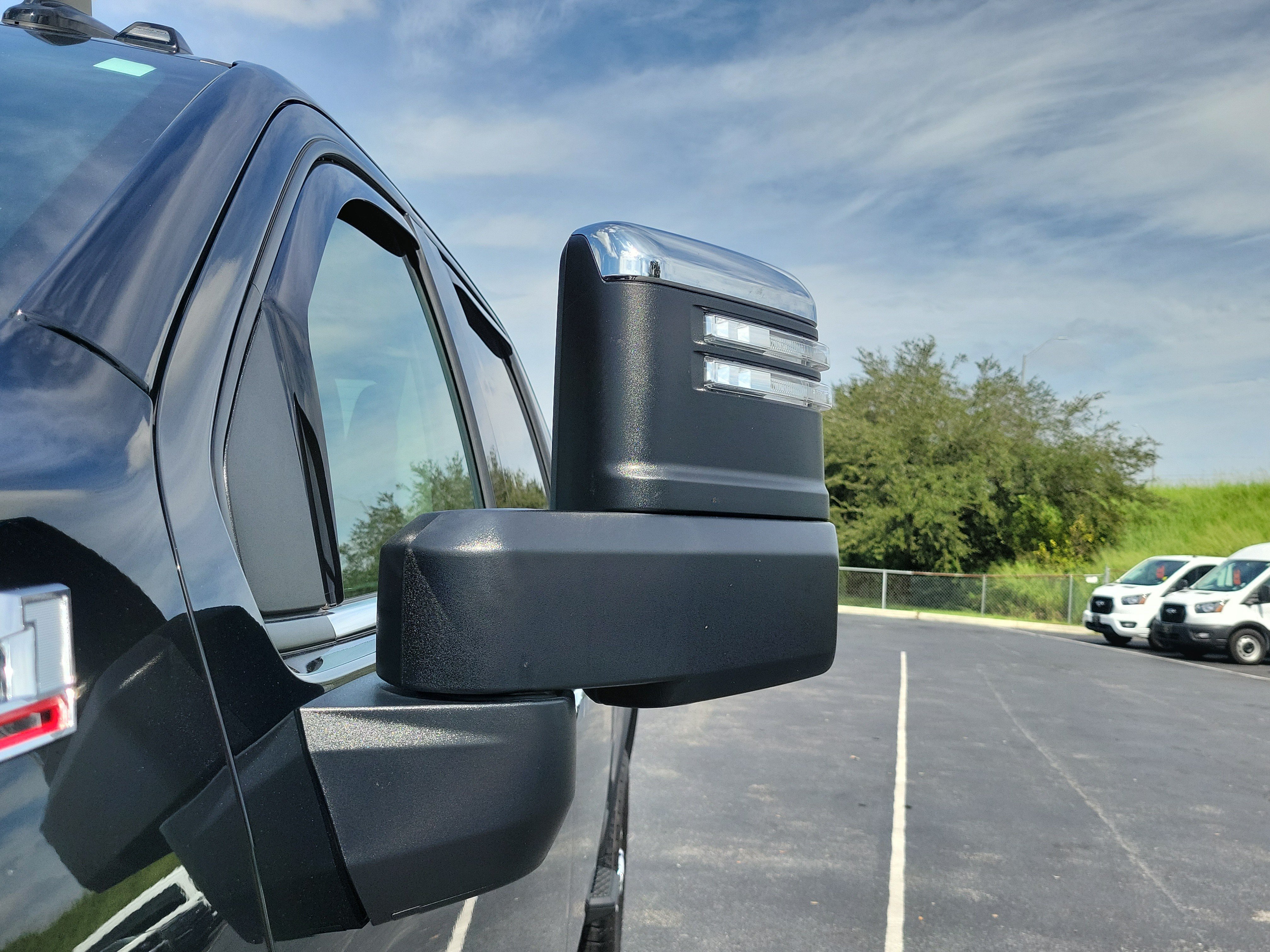 Used 2026 Chevrolet Silverado 2500 LTZ w/ LTZ Premium Package AWD/4WD image 4