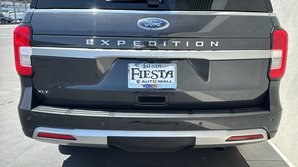 Certified 2024 Ford Expedition XLT RWD image 7