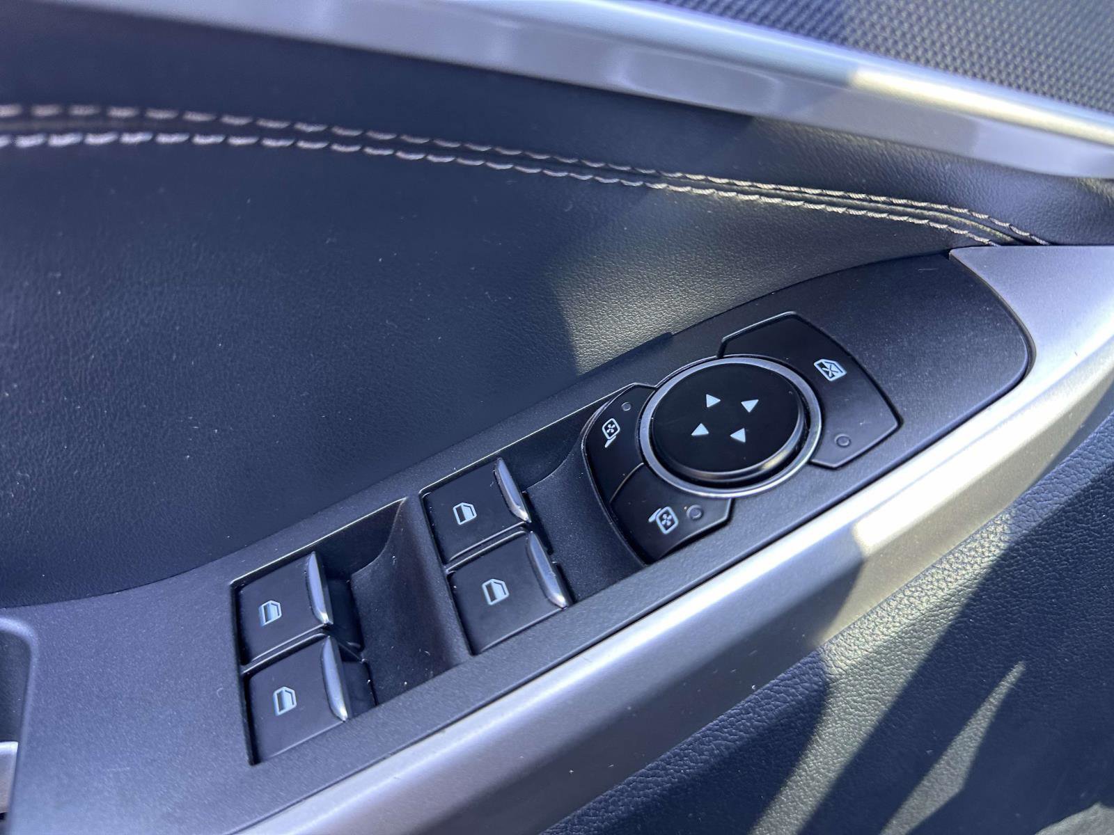 Certified 2022 Ford Explorer XLT w/ Equipment Group 202A AWD/4WD image 34