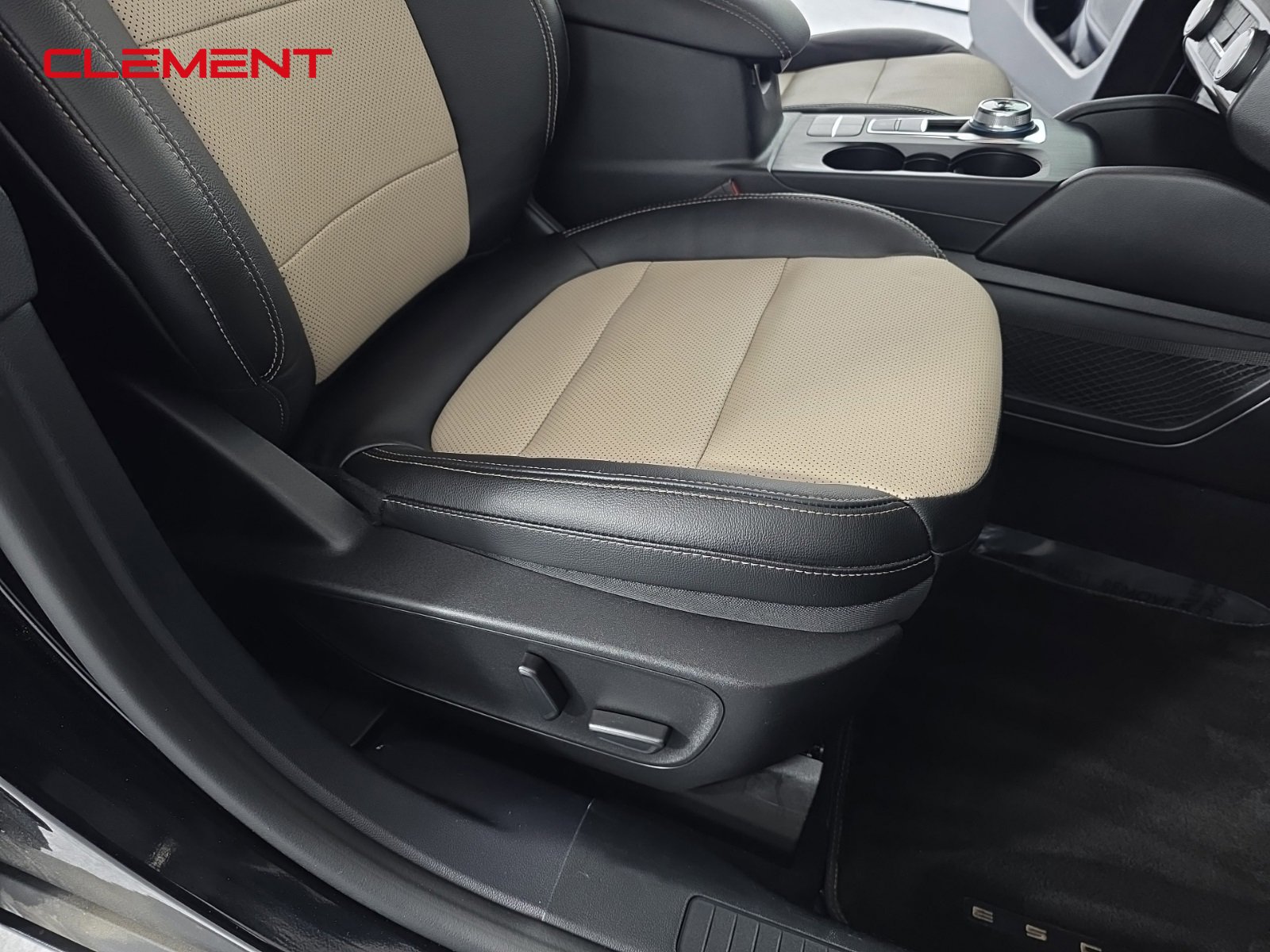 Certified 2022 Ford Escape Titanium w/ Titanium Elite Package image 34