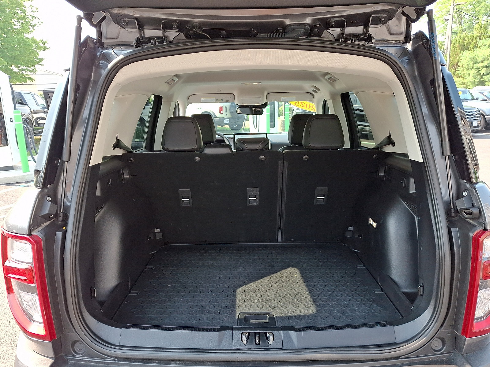Certified 2025 Ford Bronco Sport Outer Banks w/ Outer Banks Tech Package+ AWD/4WD image 29