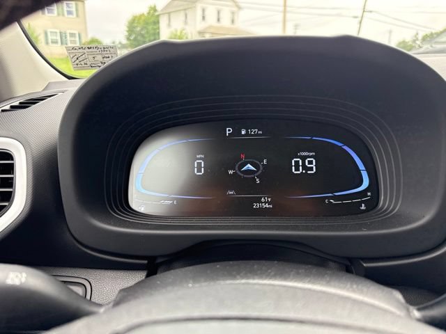 Used 2024 Hyundai Venue Limited FWD image 19