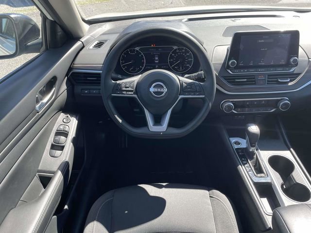 Used 2025 Nissan Altima 2.5 SV image 14