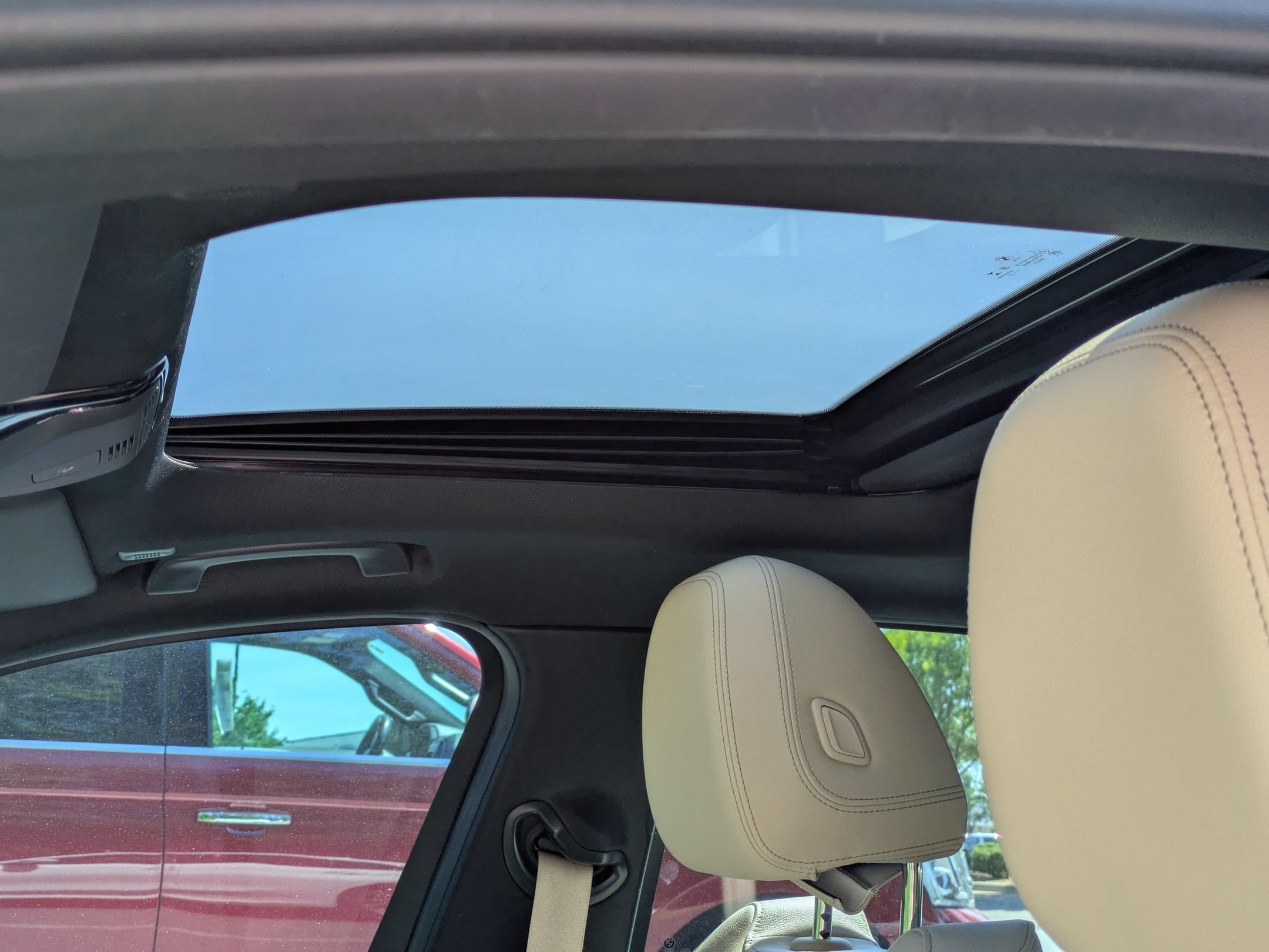 Used 2021 BMW 330i Sedan w/ Premium Package RWD image 14