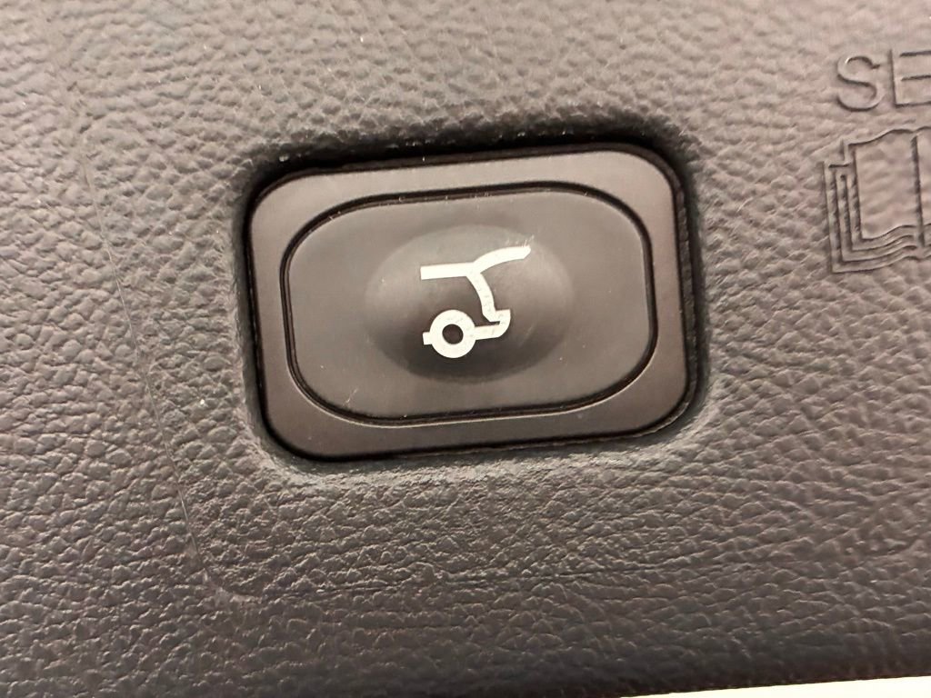 Certified 2022 Ford Edge SEL w/ Convenience Package image 12