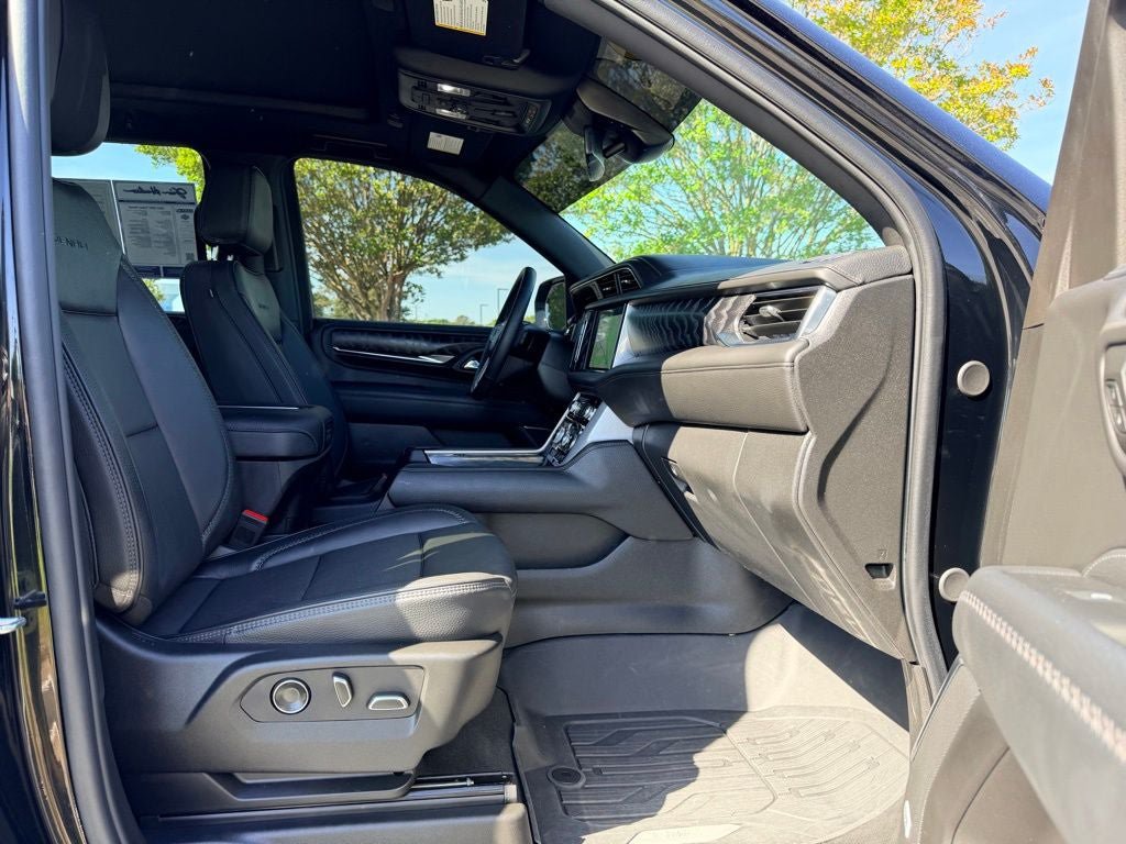 Used 2023 GMC Yukon Denali w/ Max Trailering Package AWD/4WD image 13