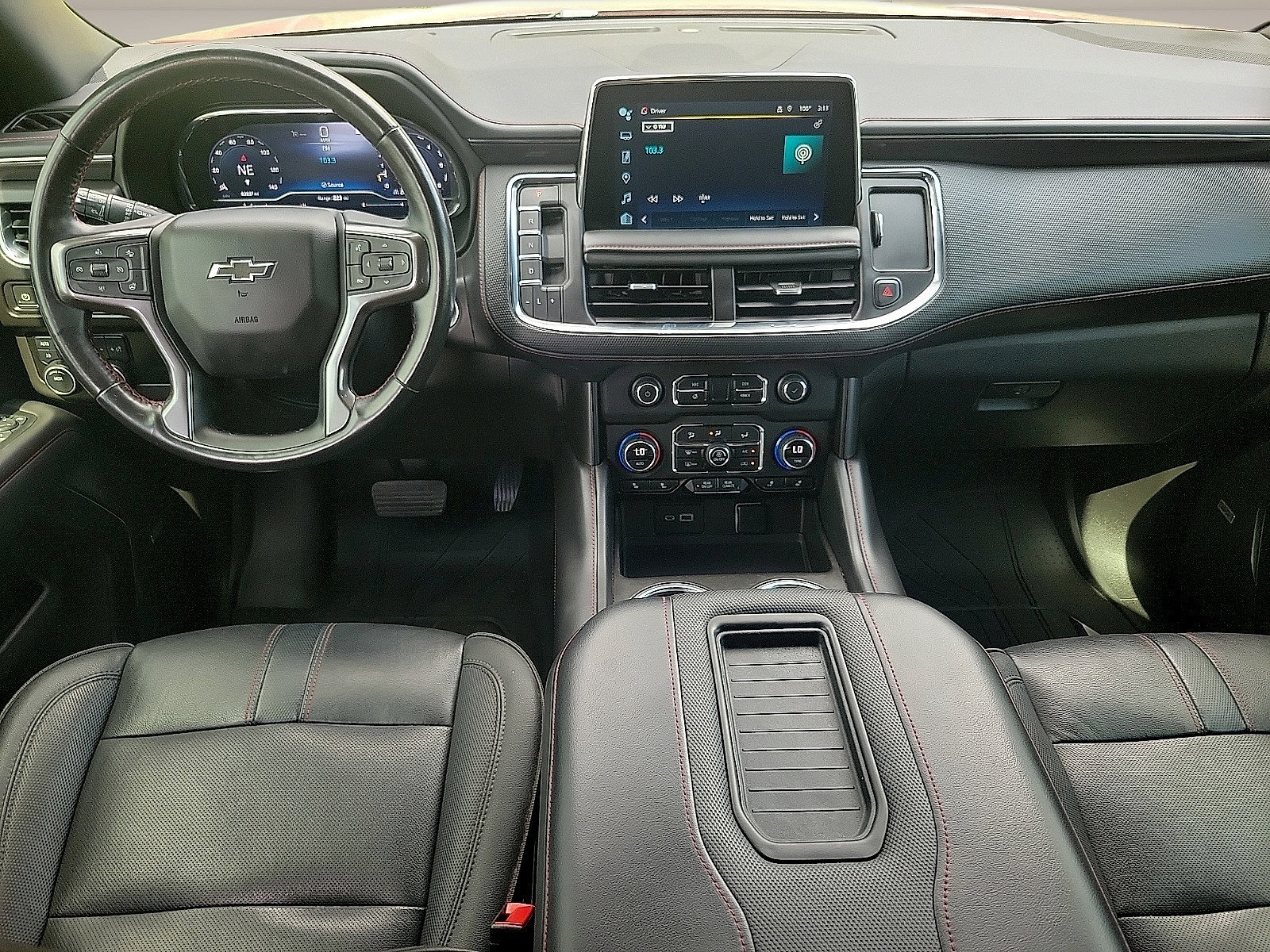 Used 2022 Chevrolet Suburban RST w/ Luxury Package AWD/4WD image 9