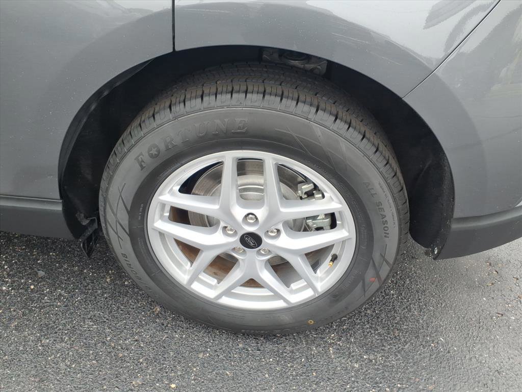 Certified 2024 Ford Edge SEL image 8