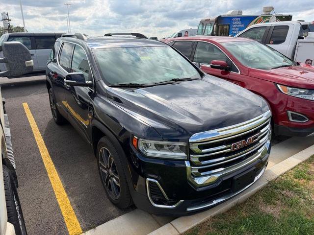 Used 2021 GMC Acadia SLT w/ Technology Package AWD/4WD image 2