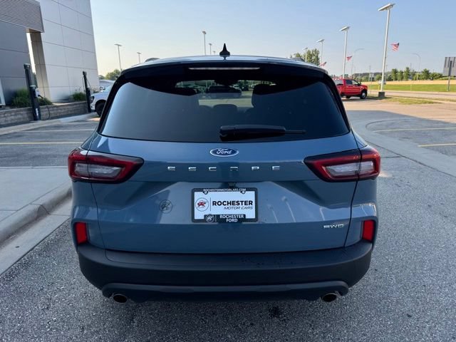 Certified 2025 Ford Escape ST-Line Select AWD/4WD image 39