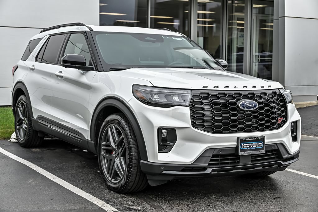 Certified 2025 Ford Explorer ST w/ Sun And Sound Package AWD/4WD image 9