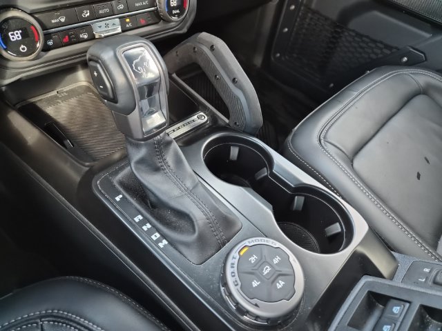 Certified 2025 Ford Bronco Outer Banks w/ Sasquatch Package AWD/4WD image 18