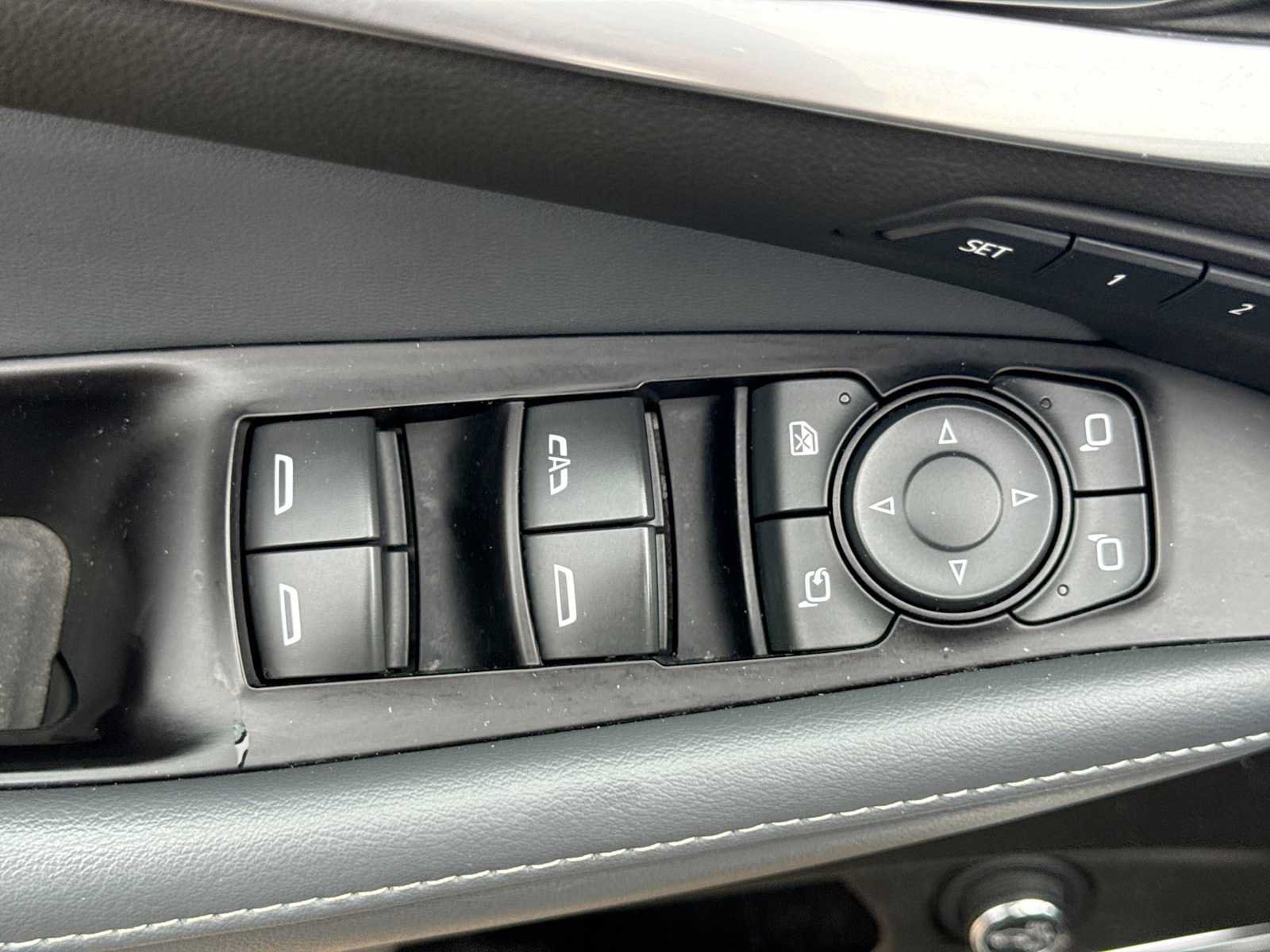 Used 2020 Buick Enclave Premium w/ Sun and Sites Package FWD image 16