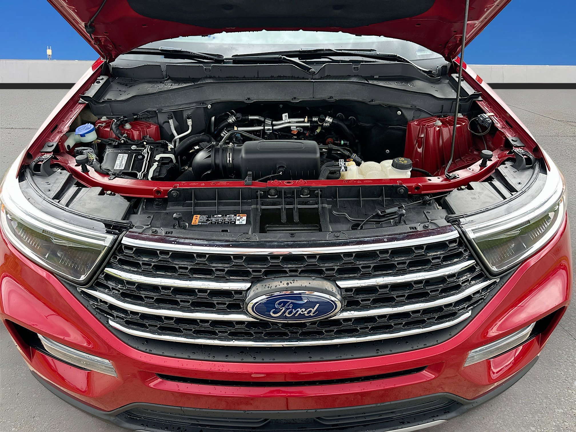 Certified 2022 Ford Explorer XLT w/ Equipment Group 202A RWD image 30