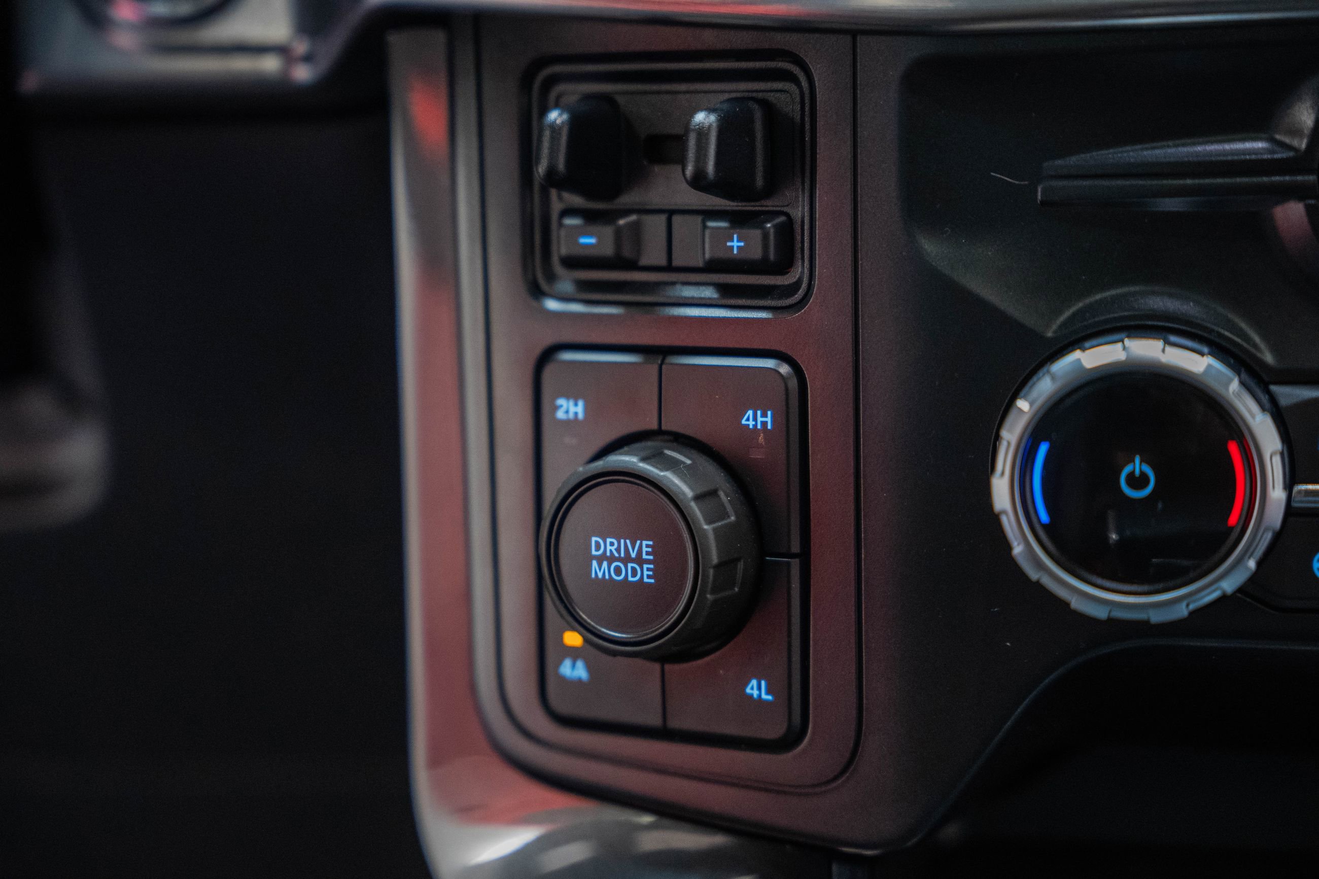 Certified 2022 Ford F150 Lariat w/ Equipment Group 502A High image 32