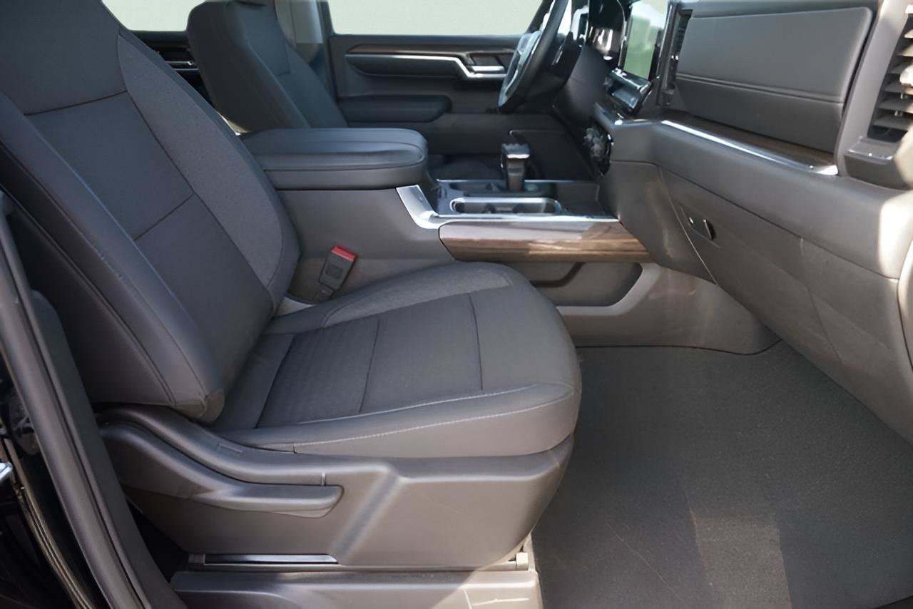 Used 2024 Chevrolet Silverado 1500 LT Trail Boss AWD/4WD image 18
