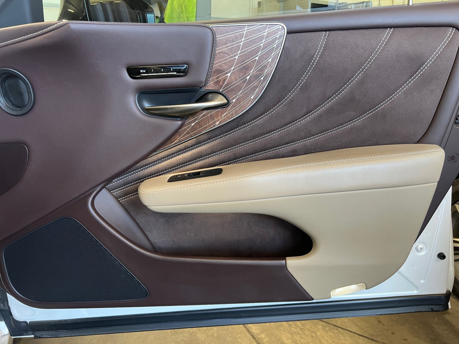 Used 2018 Lexus LS 500 AWD image 32