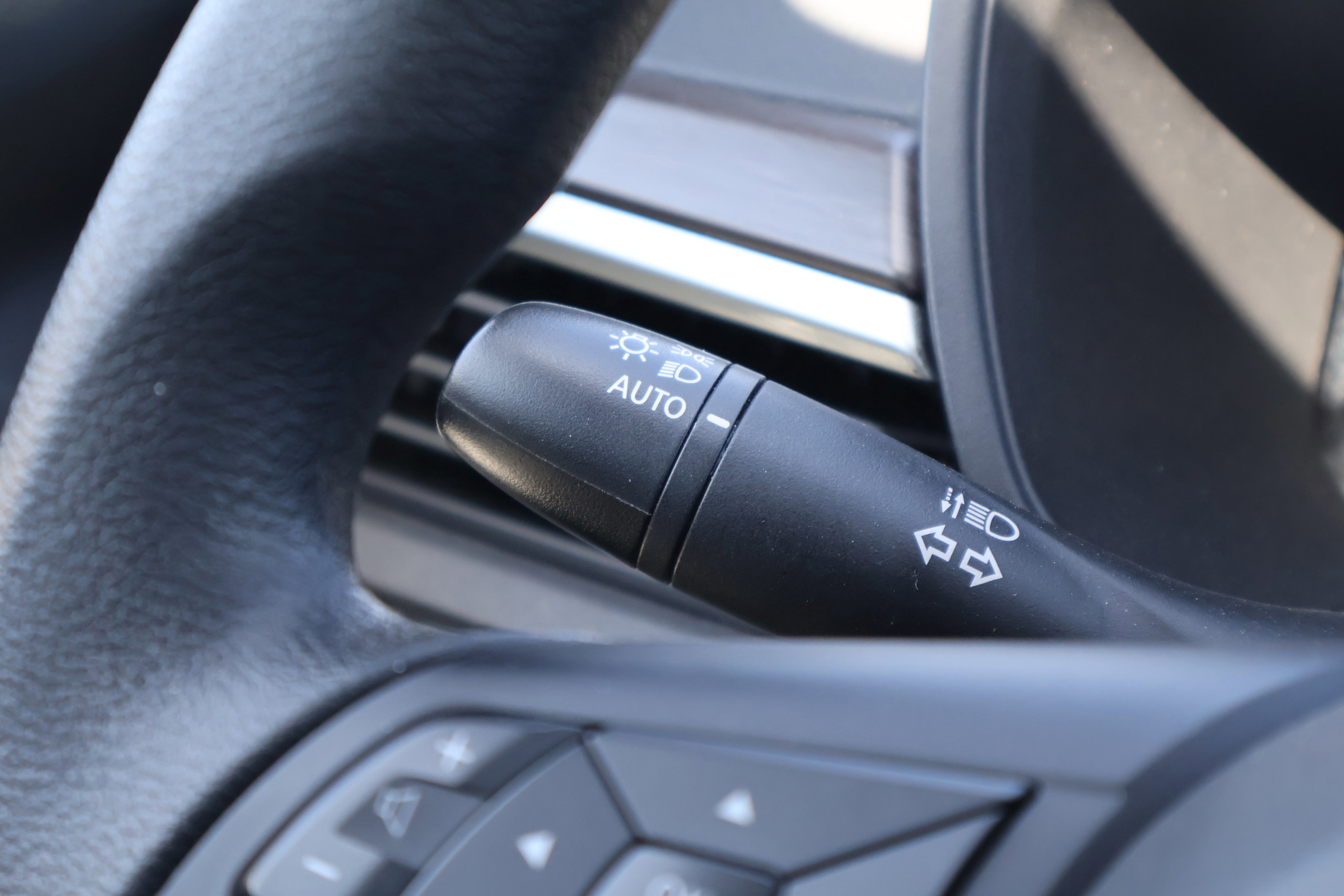 Used 2024 Nissan Altima 2.5 SV image 17