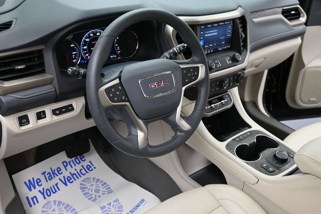 Used 2023 GMC Acadia Denali w/ Denali Ultimate Package AWD/4WD image 15