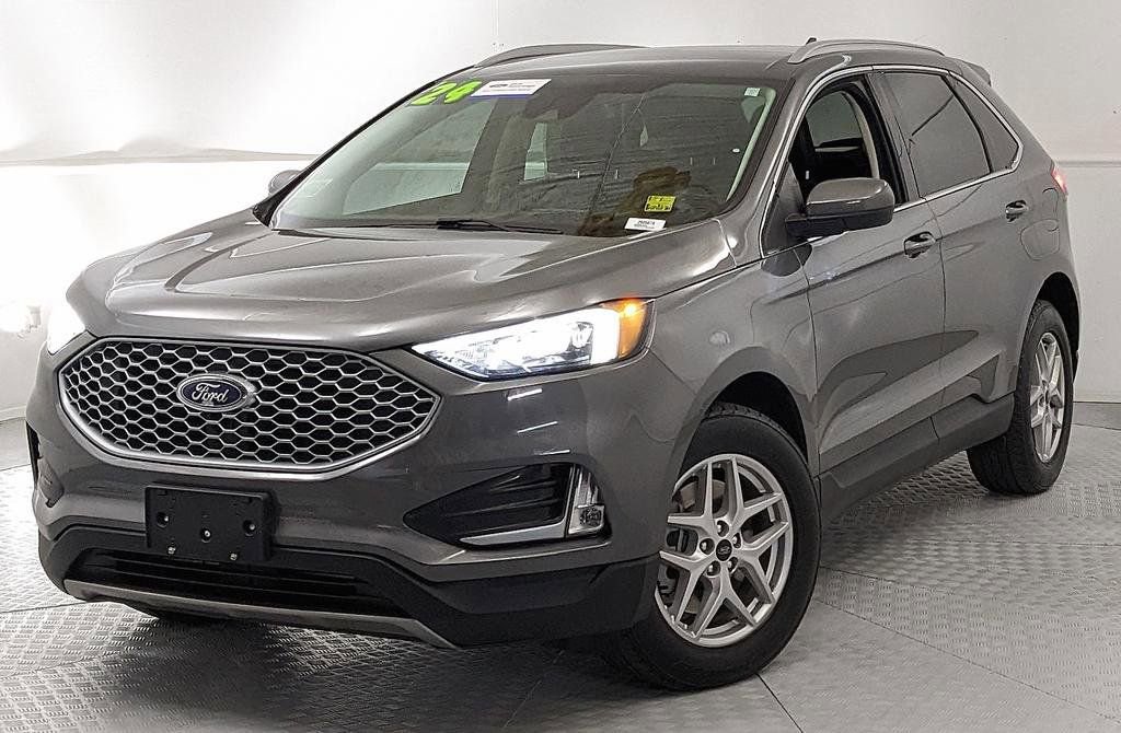 Certified 2024 Ford Edge SEL w/ Convenience Package AWD/4WD image 6