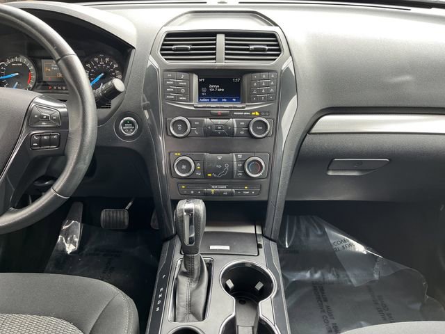 Certified 2018 Ford Explorer XLT image 16