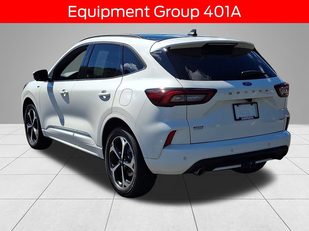 Certified 2023 Ford Escape ST-Line Select AWD/4WD image 6