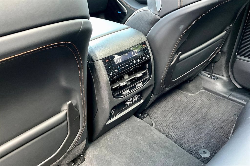 Used 2025 Jeep Grand Cherokee Summit AWD/4WD image 12