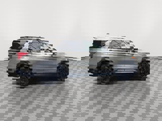 Certified 2020 Ford Explorer XLT w/ Equipment Group 202A image 5