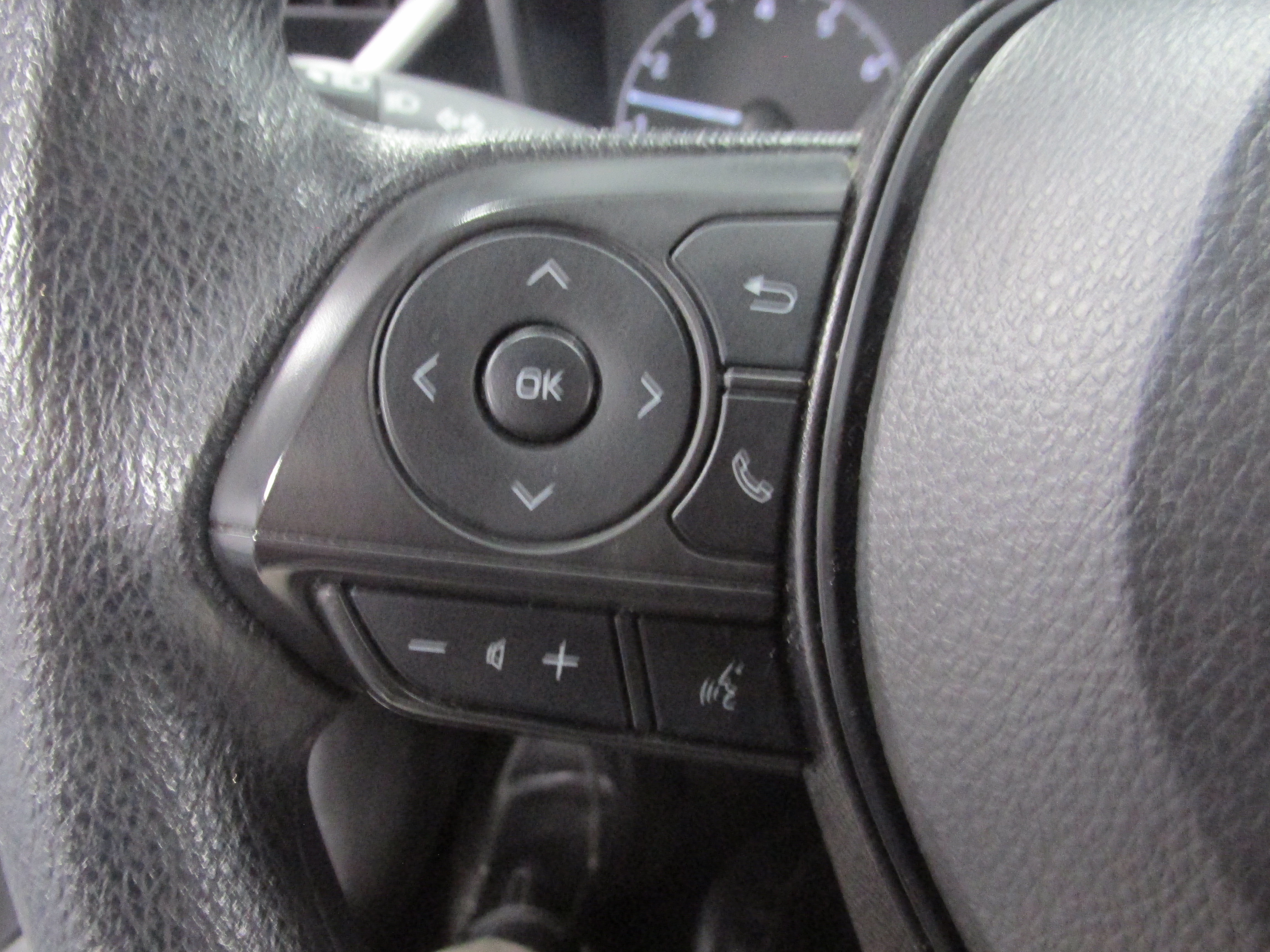 Used 2024 Toyota Corolla LE FWD image 30