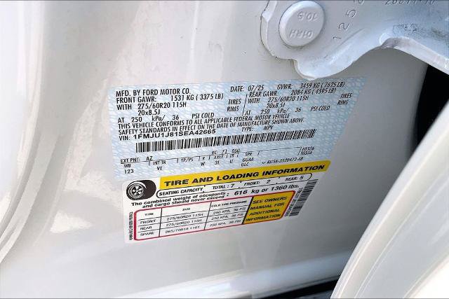 Certified 2025 Ford Expedition Active AWD/4WD image 33
