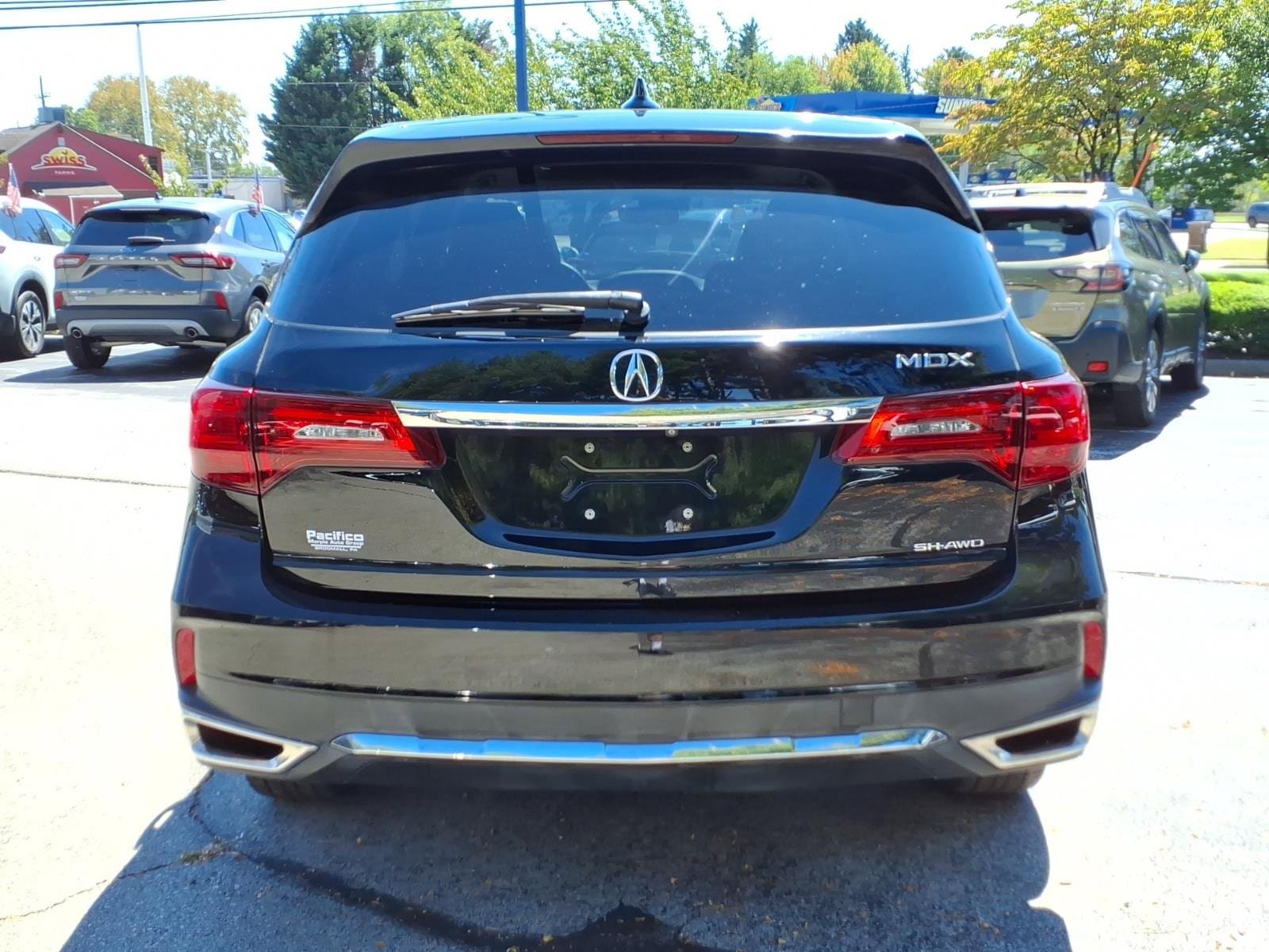 Used 2017 Acura MDX w/ Technology Package AWD/4WD image 4